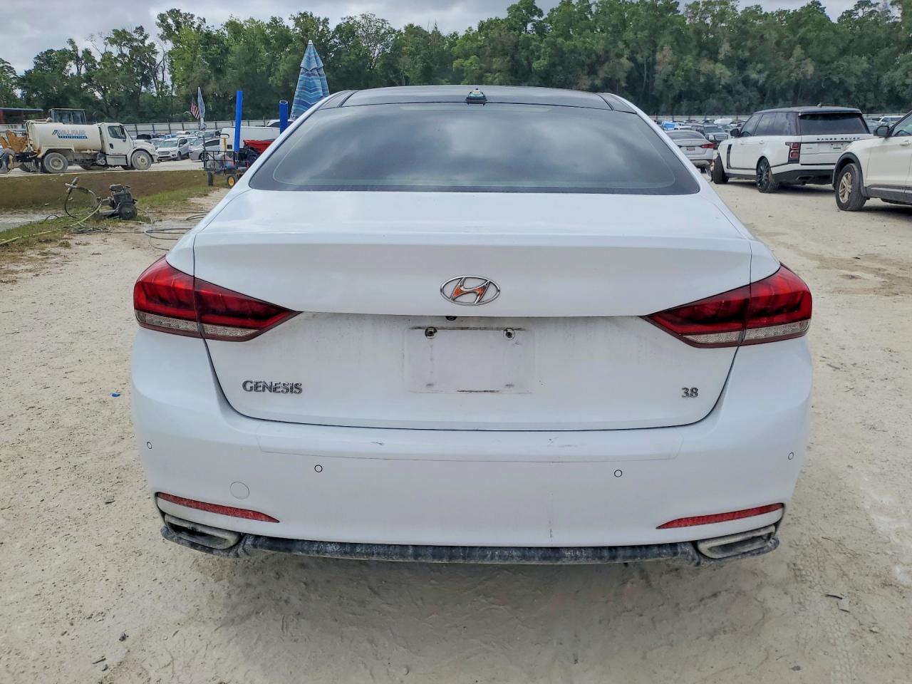 2015 HYUNDAI GENESIS 3.8L photo 16