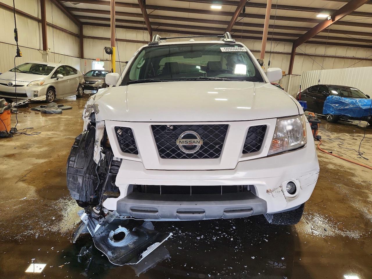 2010 NISSAN FRONTIER SE V6 photo 13
