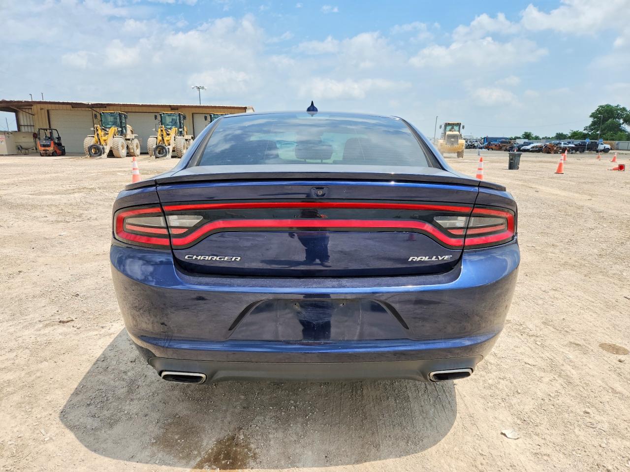 2015 DODGE CHARGER photo 6