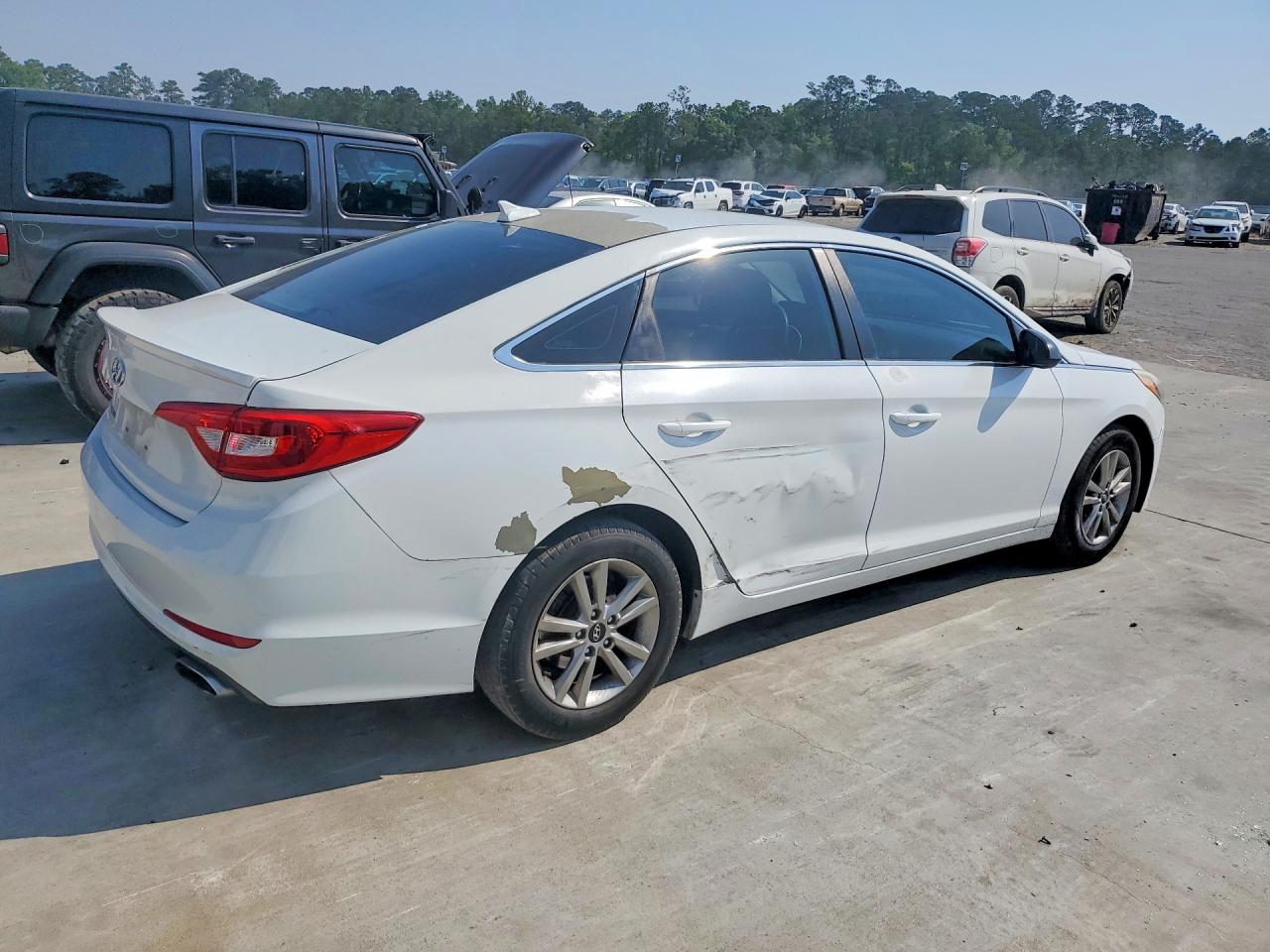 2017 HYUNDAI SONATA SE photo 5