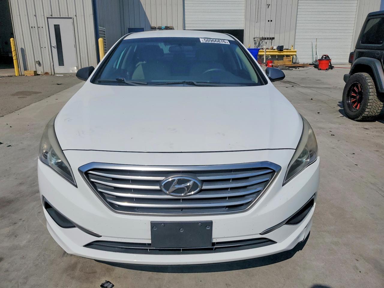 2017 HYUNDAI SONATA SE photo 9