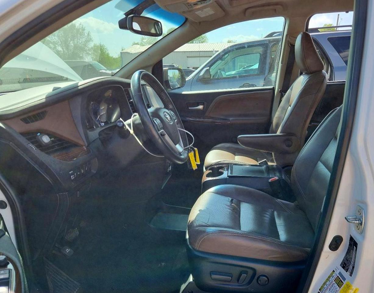 2015 TOYOTA SIENNA LIMITED PREMIUM 7-PASSENGER photo 13