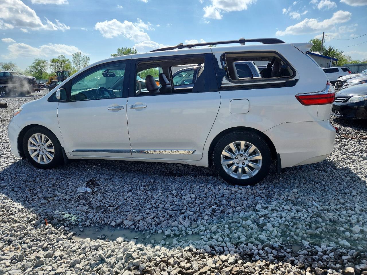 2015 TOYOTA SIENNA LIMITED PREMIUM 7-PASSENGER photo 3