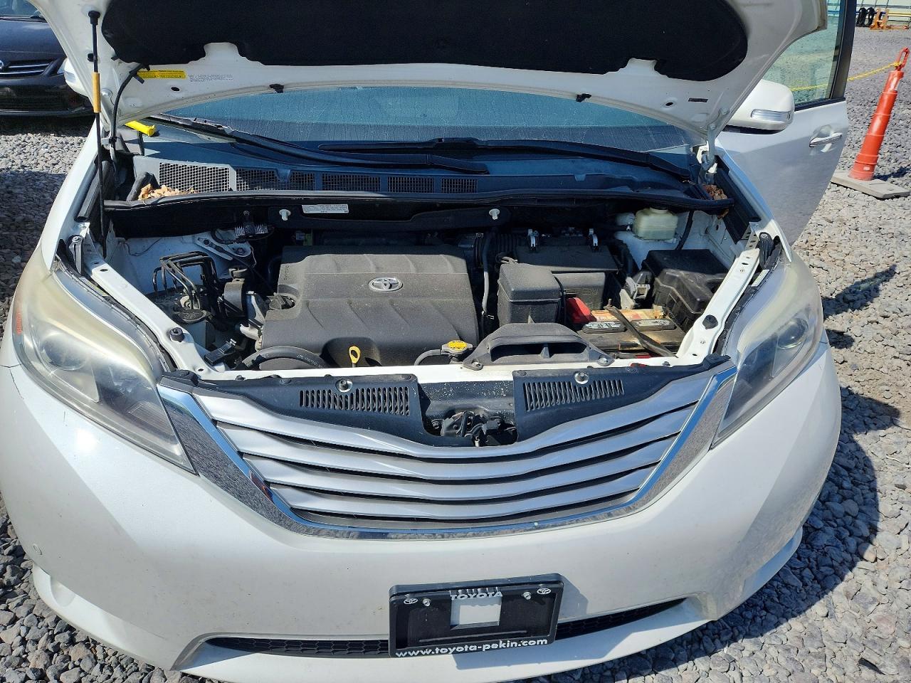 2015 TOYOTA SIENNA LIMITED PREMIUM 7-PASSENGER photo 21
