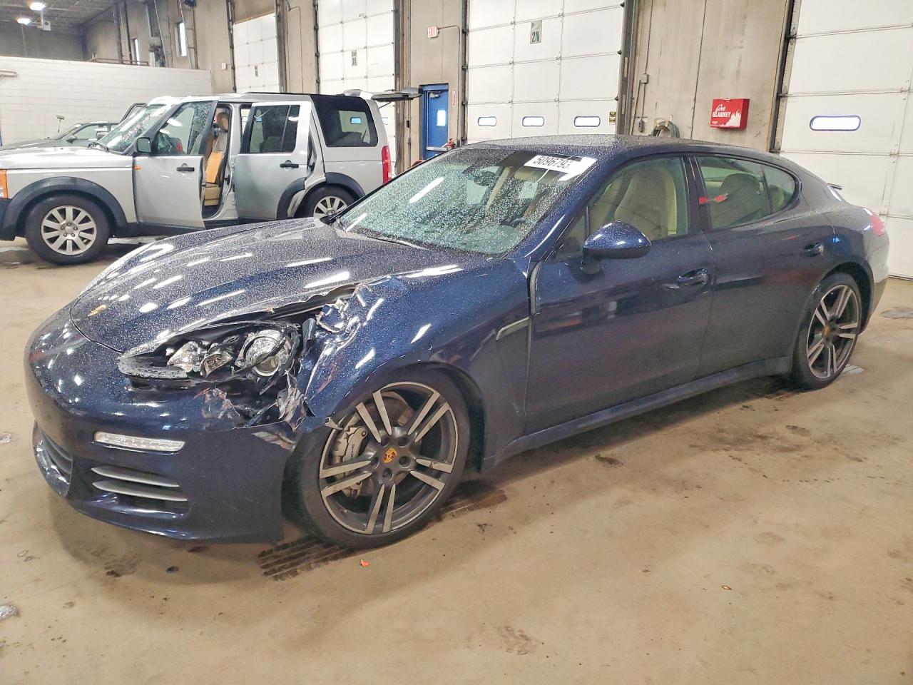 2016 PORSCHE PANAMERA