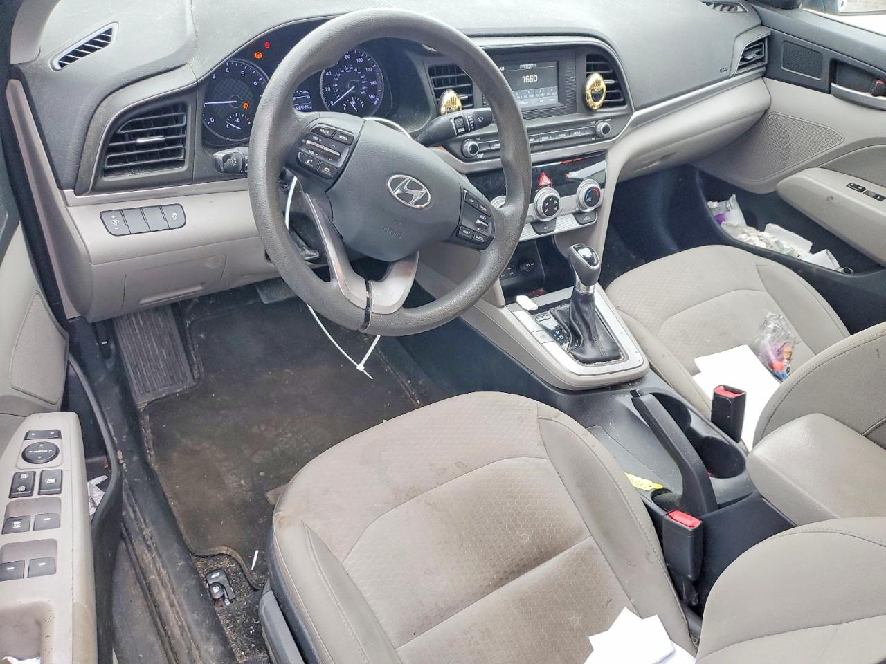 2019 HYUNDAI ELANTRA SE photo 8