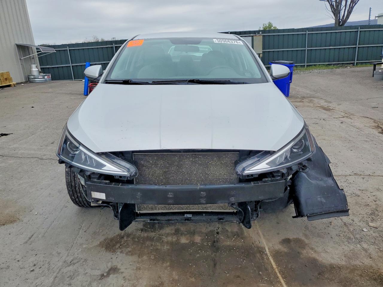 2019 HYUNDAI ELANTRA SE photo 5