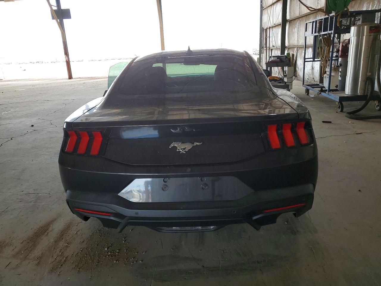 2024 FORD MUSTANG photo 16
