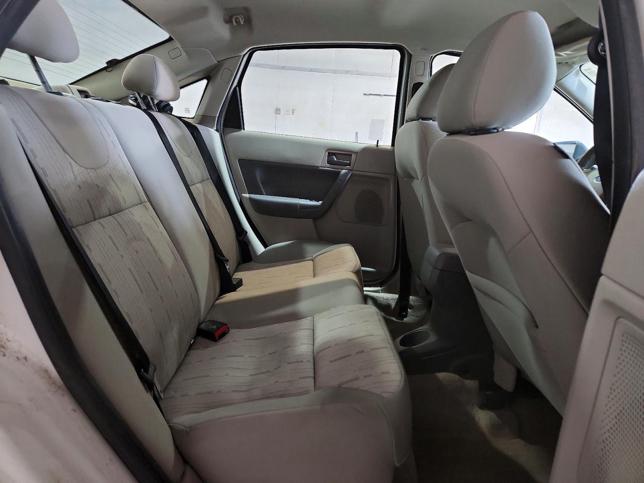 2009 FORD FOCUS SE photo 28