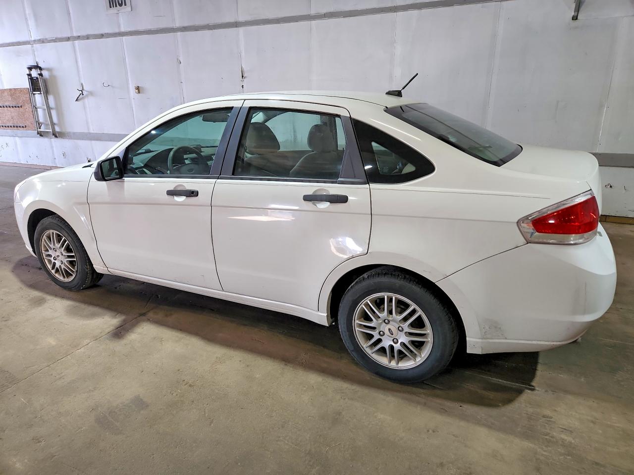 2009 FORD FOCUS SE photo 4