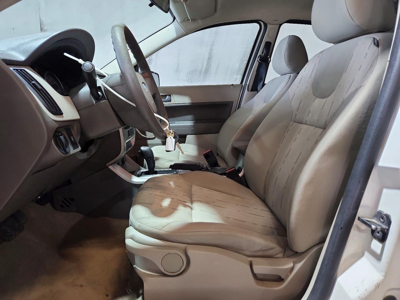 2009 FORD FOCUS SE photo 19
