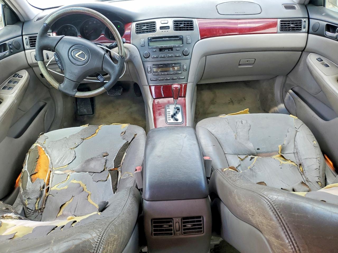 2002 LEXUS ES 300 photo 8