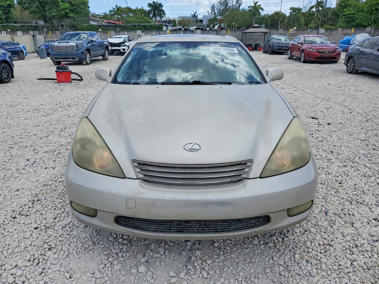 2002 LEXUS ES 300 photo 5