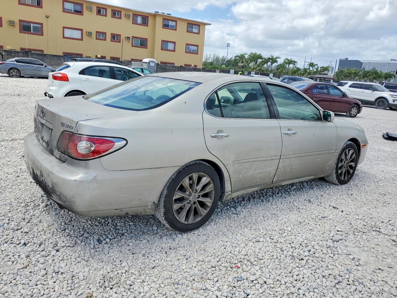 2002 LEXUS ES 300 photo 3