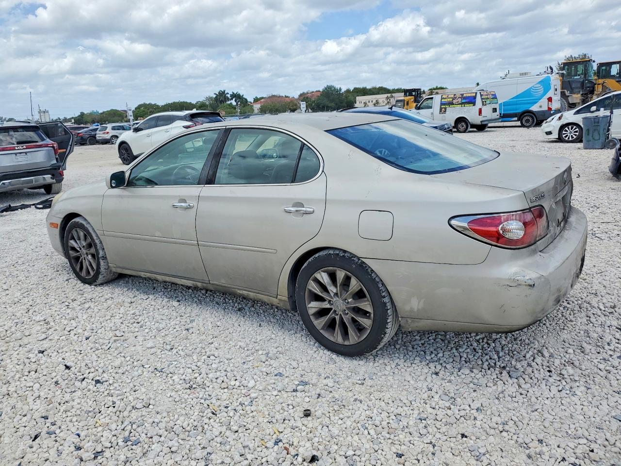 2002 LEXUS ES 300 photo 2