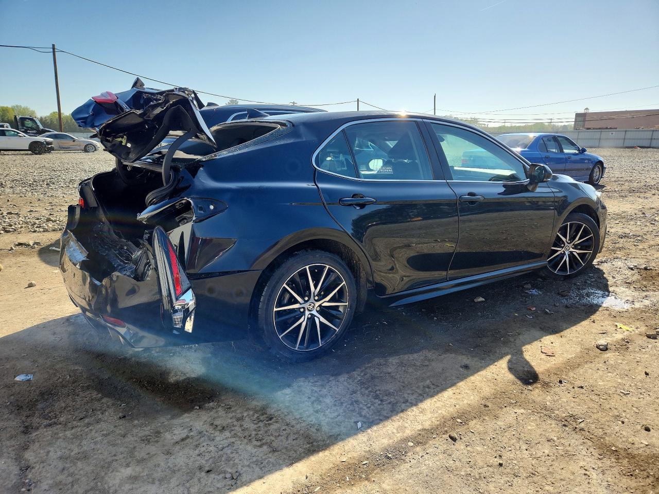 2022 TOYOTA CAMRY SE photo 5
