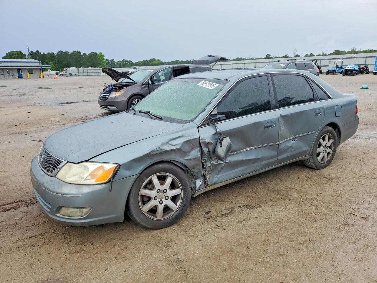 2001 TOYOTA AVALON