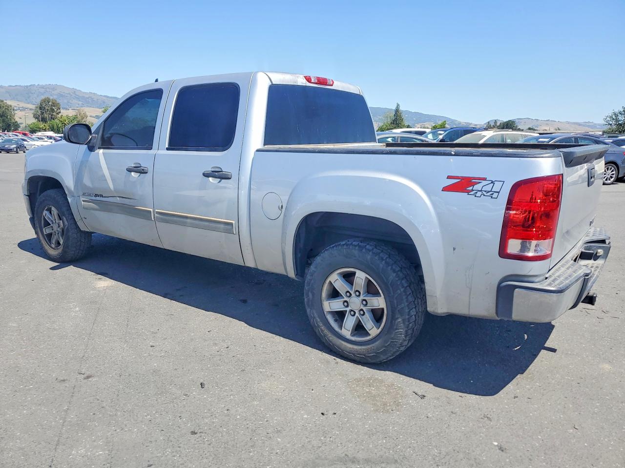 2012 GMC SIERRA photo 2