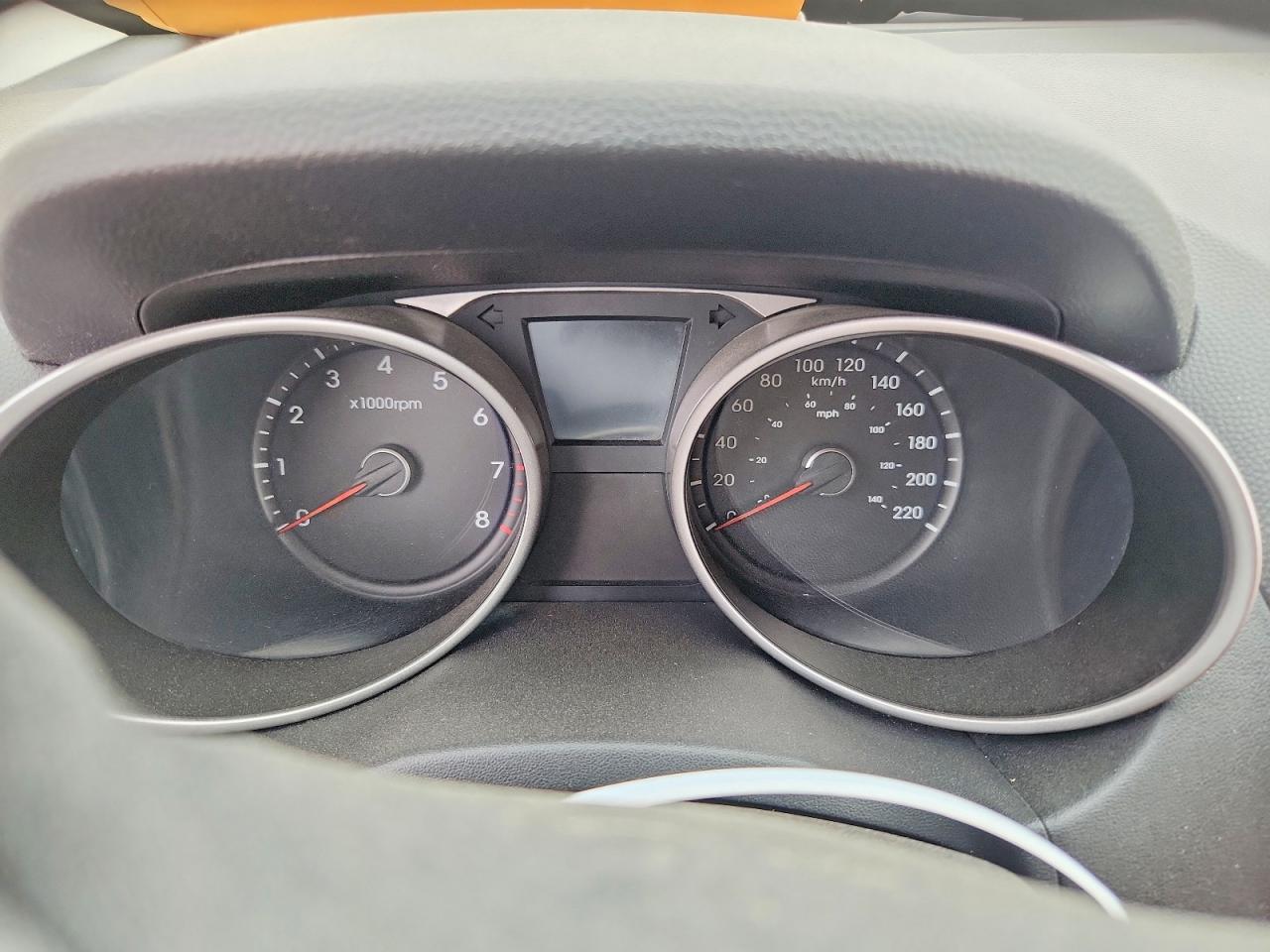 2013 HYUNDAI TUCSON GL photo 17
