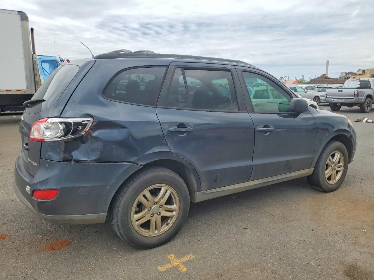 2011 HYUNDAI SANTA FE GLS photo 3