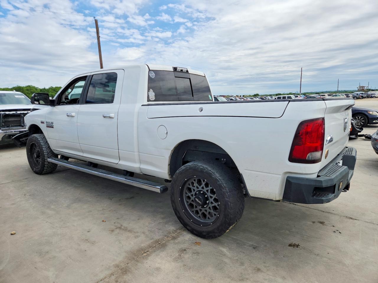 2017 RAM 2500 SLT photo 3