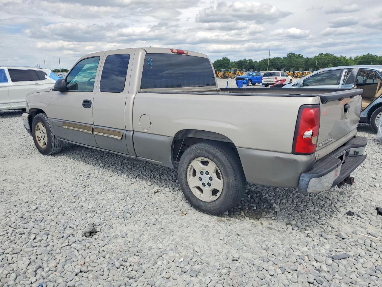 2006 CHEVROLET SILVERADO C1500 photo 3