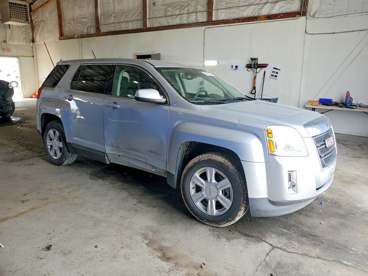 2015 GMC TERRAIN SLE photo 4