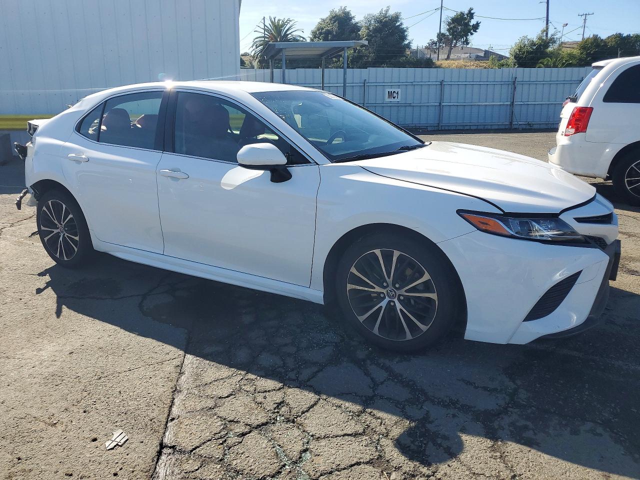 2018 TOYOTA CAMRY SE photo 7