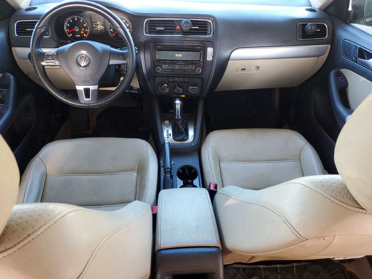 2014 VOLKSWAGEN JETTA SE photo 8