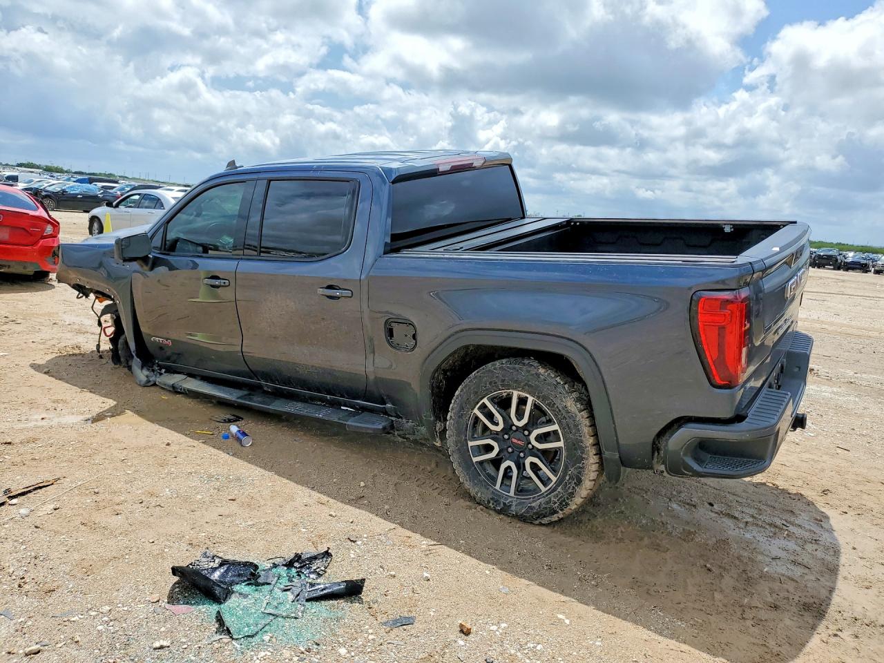2021 GMC SIERRA K1500 AT4 photo 3