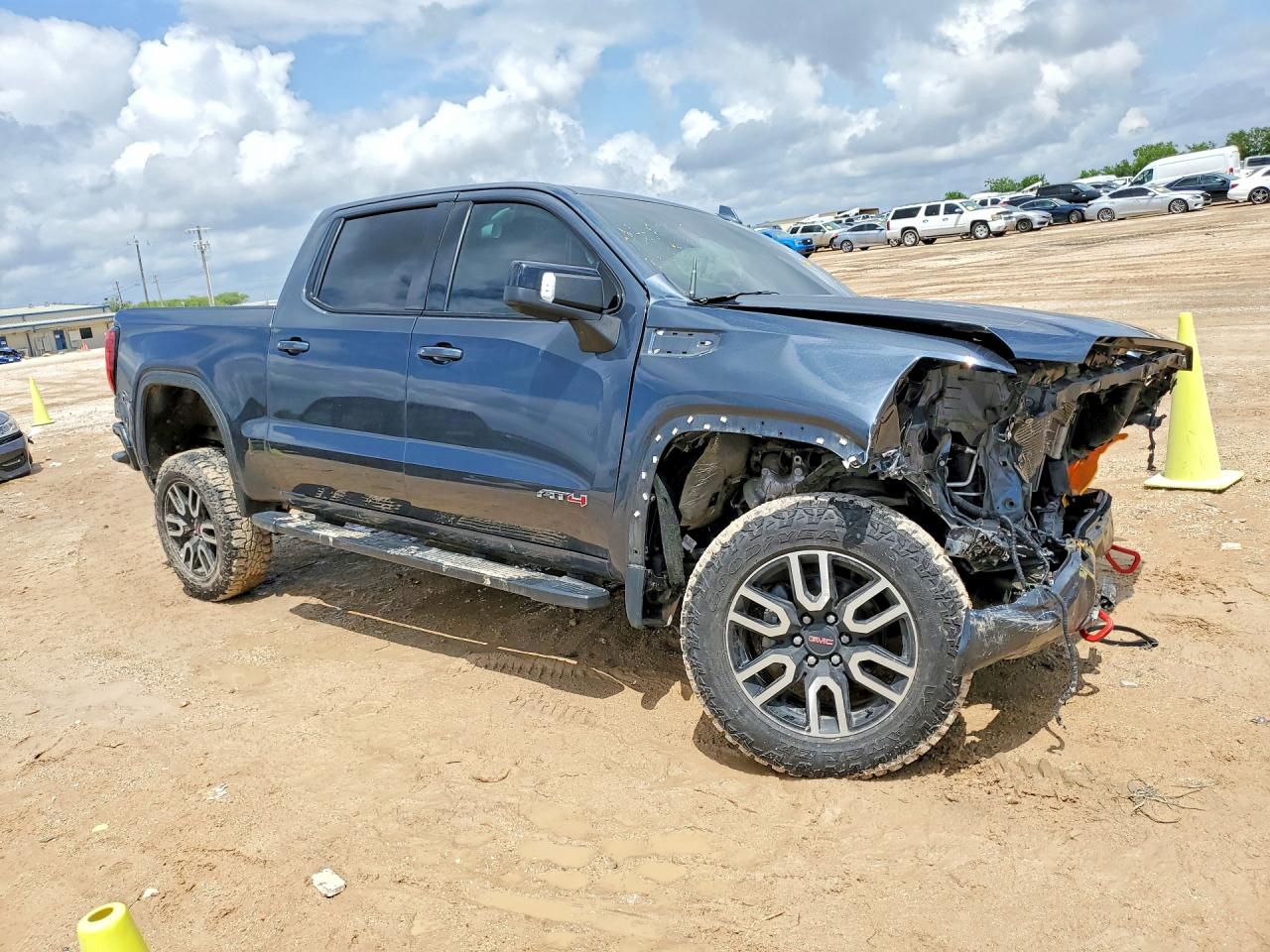 2021 GMC SIERRA K1500 AT4 photo 7