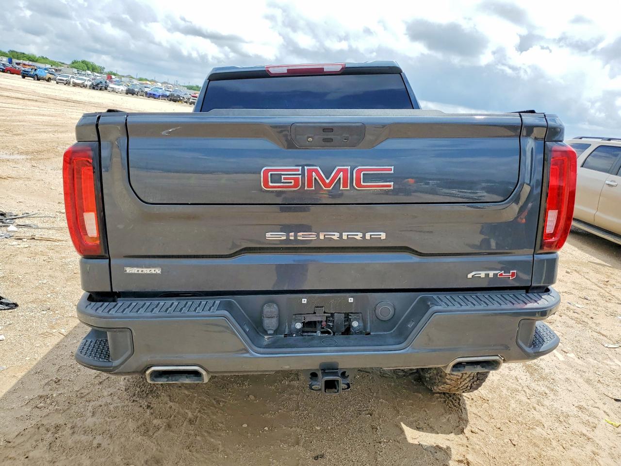 2021 GMC SIERRA K1500 AT4 photo 11