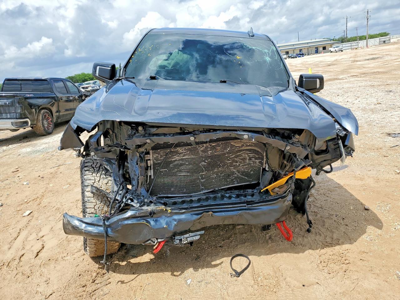 2021 GMC SIERRA K1500 AT4 photo 9