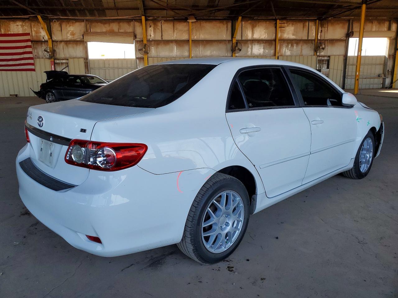 2013 TOYOTA COROLLA LE photo 5