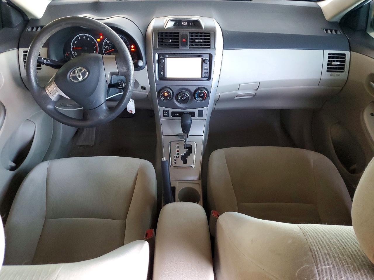 2013 TOYOTA COROLLA LE photo 15