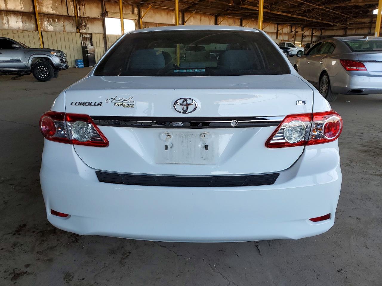 2013 TOYOTA COROLLA LE photo 11