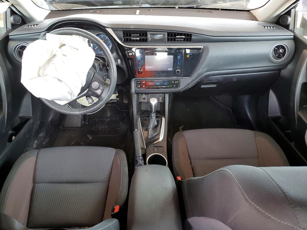 2019 TOYOTA COROLLA LE photo 8