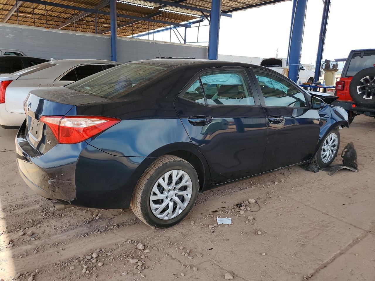 2019 TOYOTA COROLLA LE photo 3