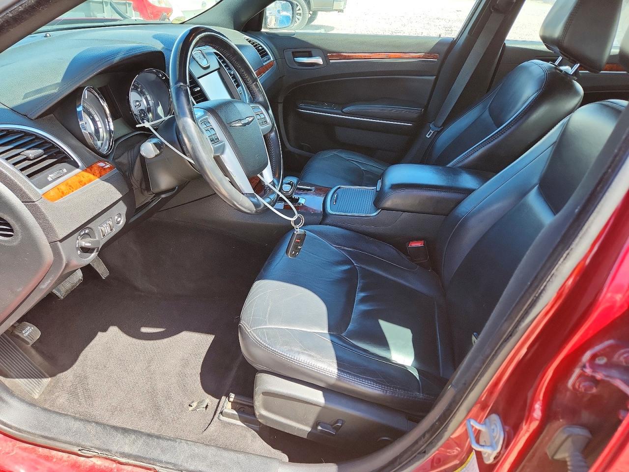 2014 CHRYSLER 300 photo 19