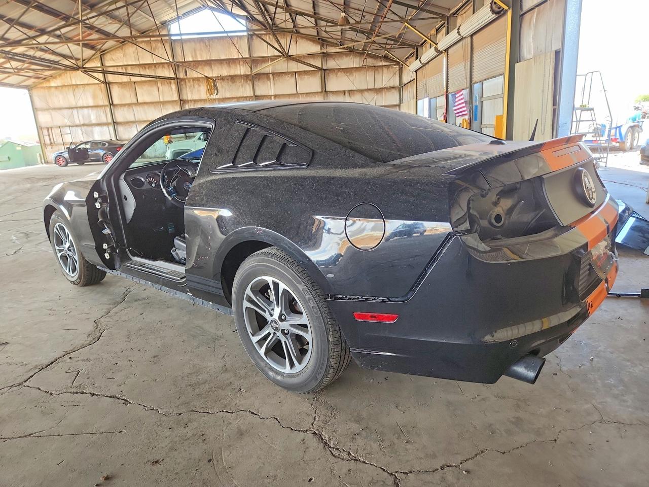 2014 FORD MUSTANG photo 2