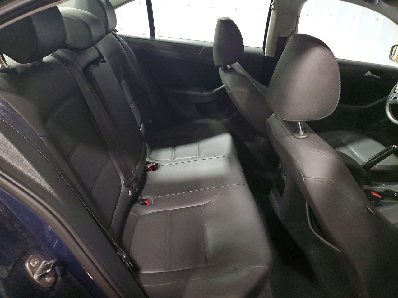 2012 VOLKSWAGEN JETTA SE photo 28