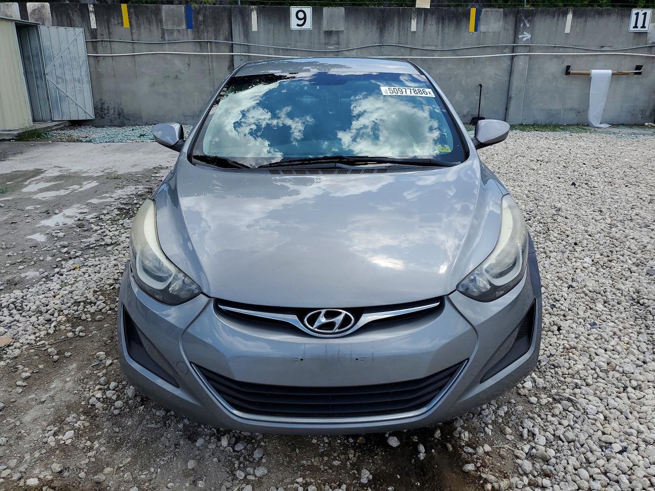 2015 HYUNDAI ELANTRA SE photo 9