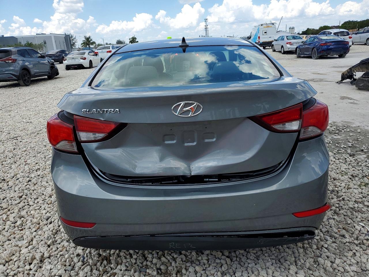 2015 HYUNDAI ELANTRA SE photo 11