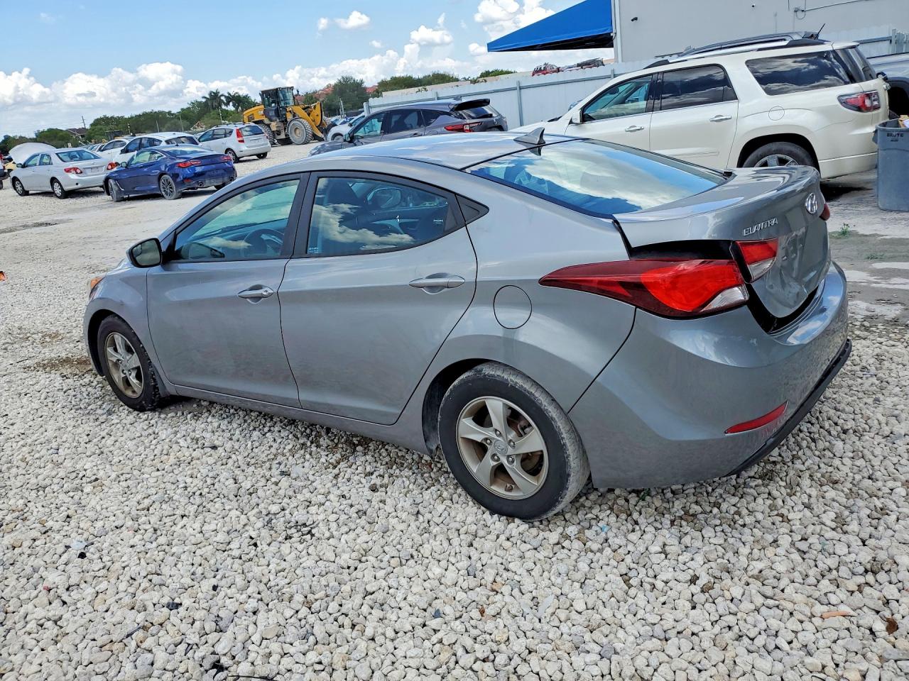 2015 HYUNDAI ELANTRA SE photo 3
