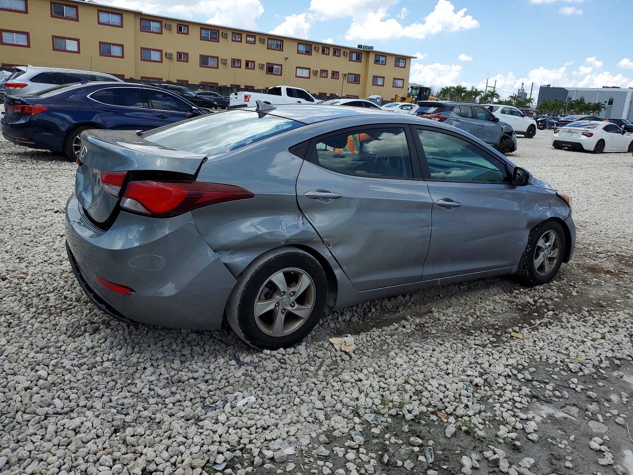 2015 HYUNDAI ELANTRA SE photo 5