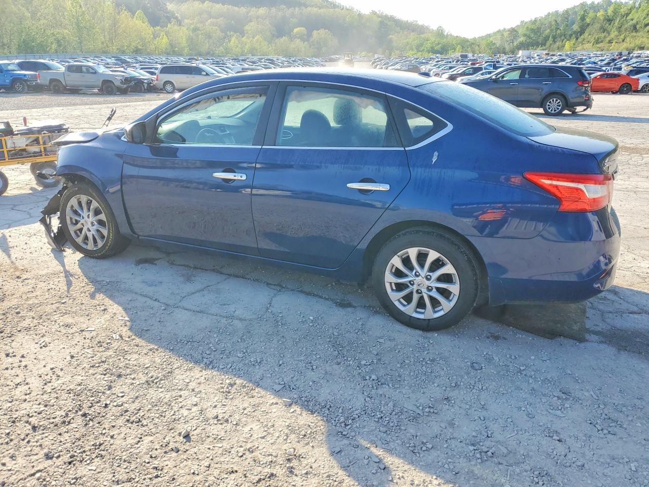 2018 NISSAN SENTRA photo 2