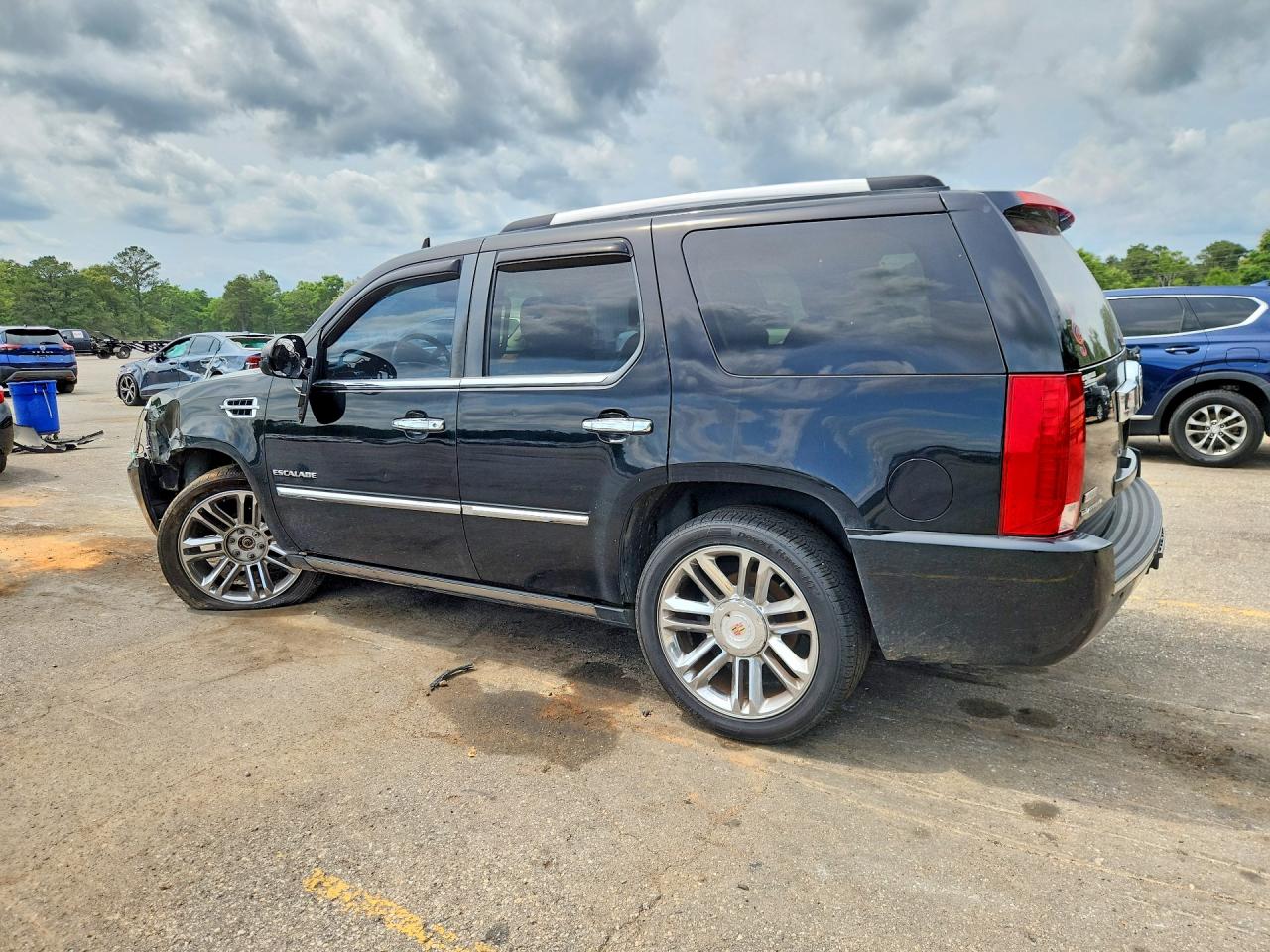 2012 CADILLAC ESCALADE PLATINUM photo 3