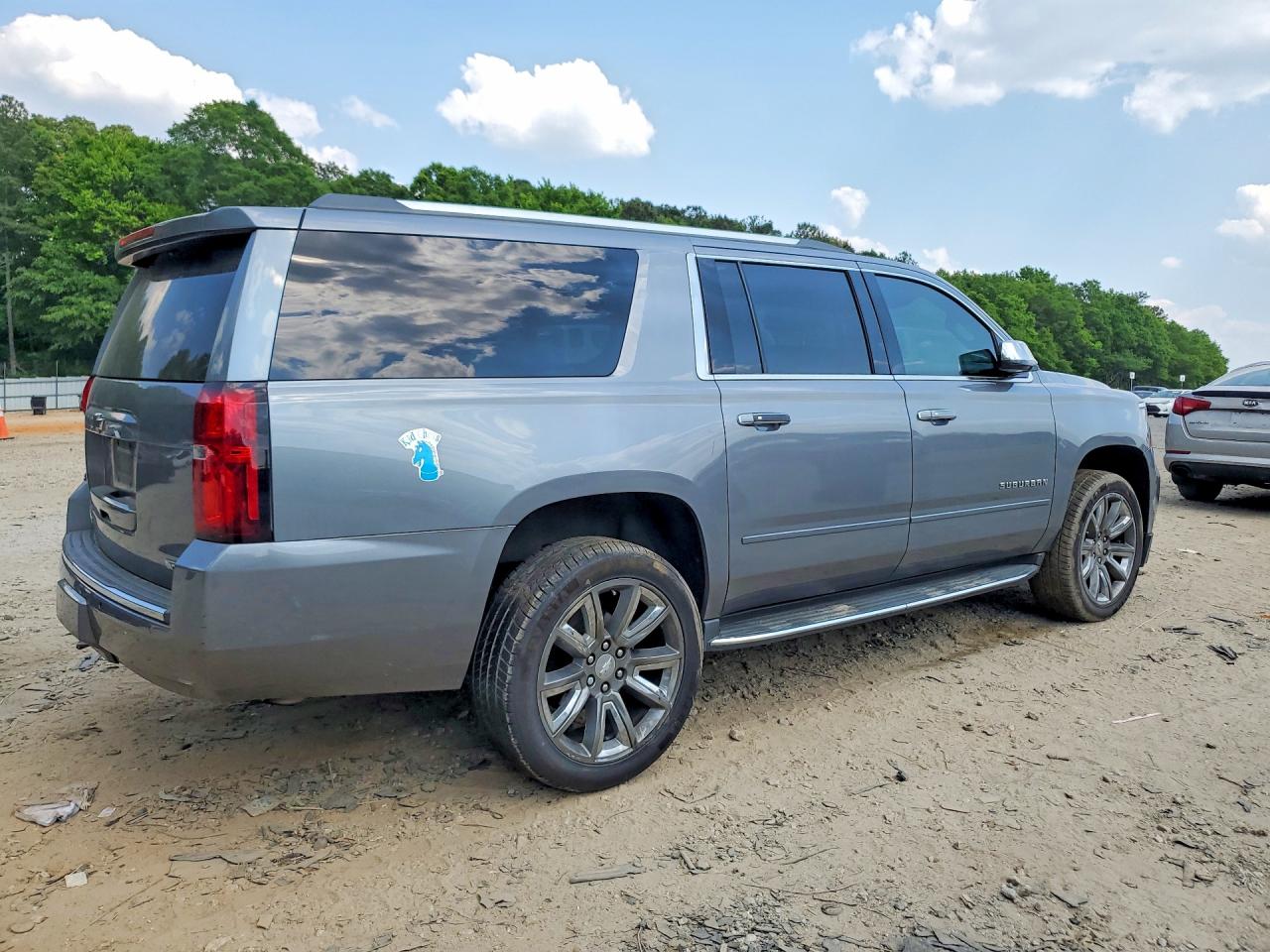 2018 CHEVROLET SUBURBAN C1500 PREMIER photo 3