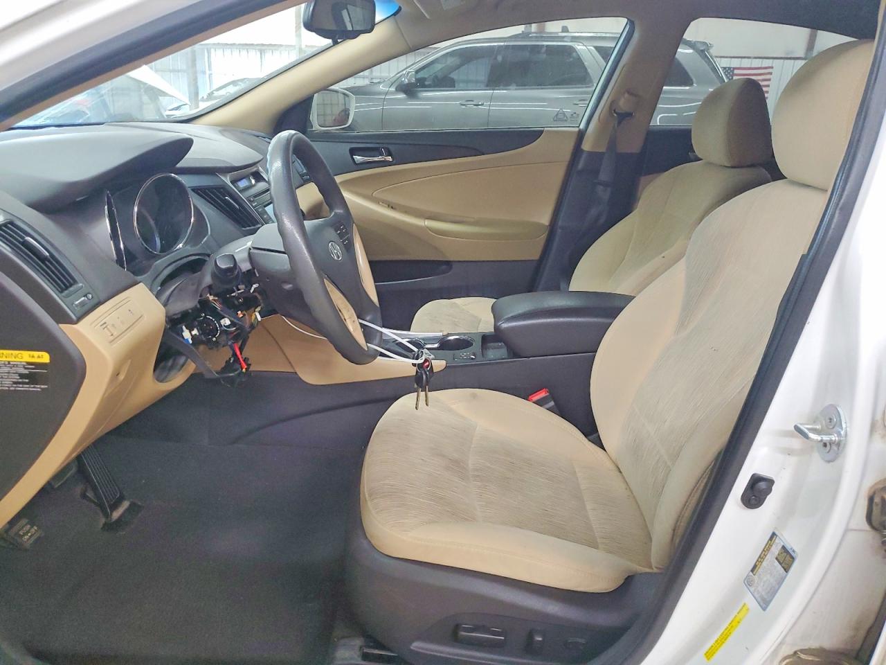 2014 HYUNDAI SONATA GLS photo 13