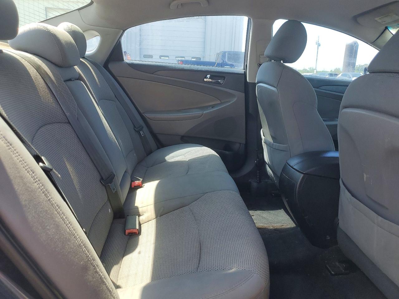 2014 HYUNDAI SONATA GLS photo 28